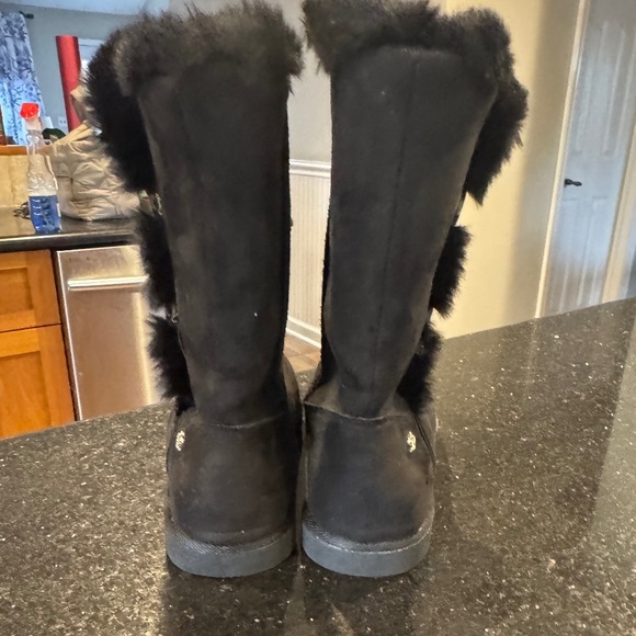 Juicy Couture Women's Faux Fur boots - Picture 5 of 7